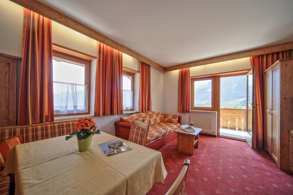 Residence Krone Schenna Oda fotoğraf